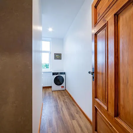 Apartment Just Renovated Stories Free Parking