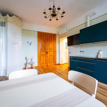 Just Renovated Stories Free Parking Apartment Riga