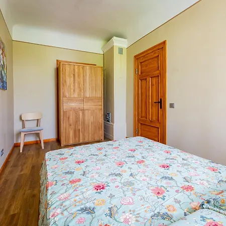 Daire Just Renovated Stories Free Parking Riga